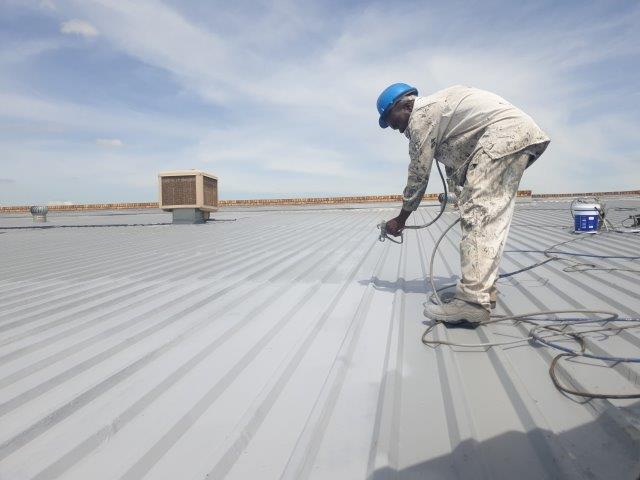 Commercial-roof-paintingt-Pittura-roof-paint